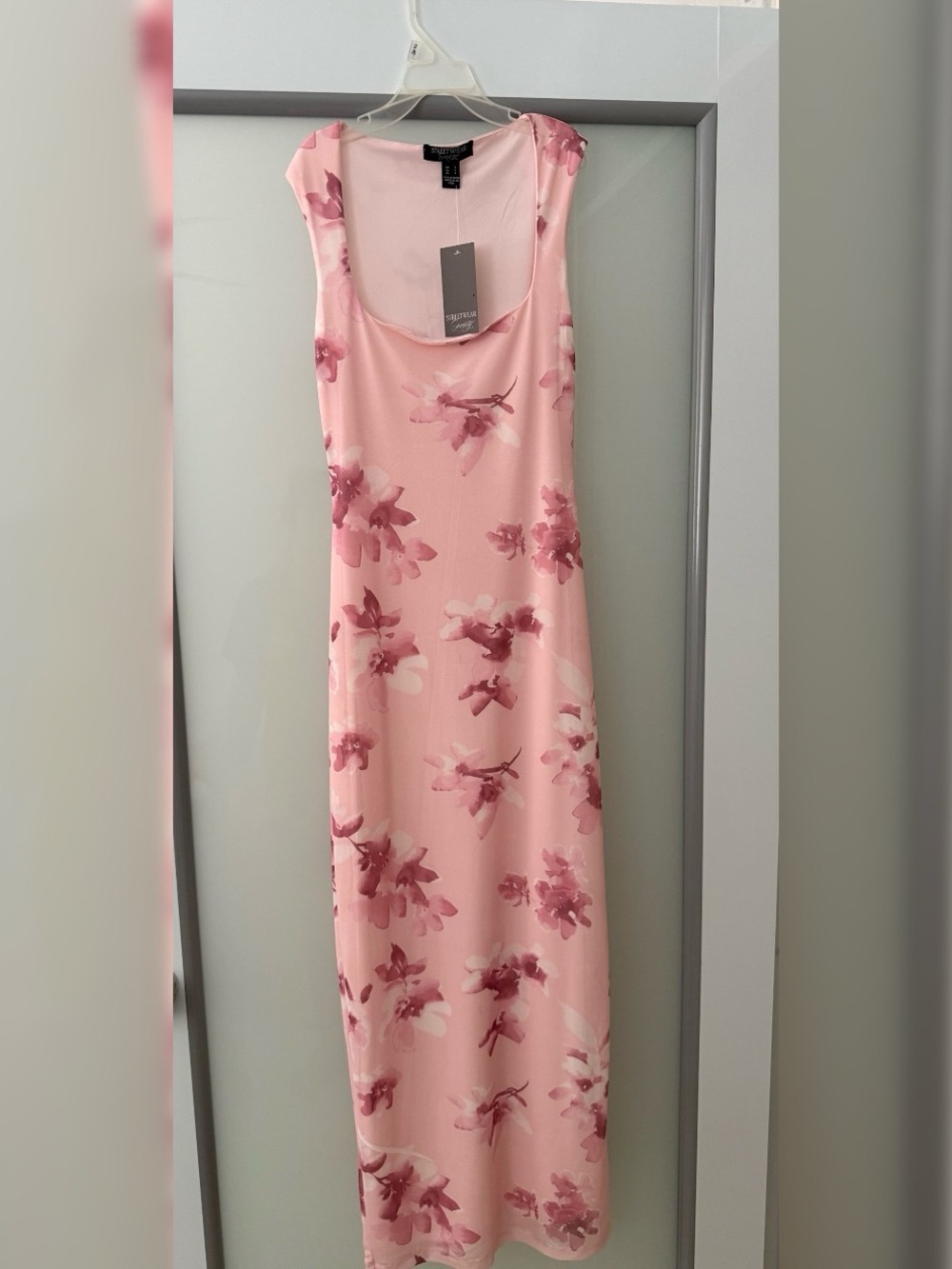 Express Light Pink Floral Scoop-Neck Maxi Dress
